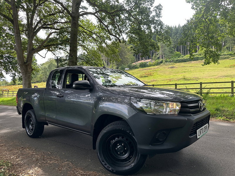 Toyota Hilux 2.4 D-4D Active Extra Pickup Extended Cab 4dr Diesel Manual 4WD Euro 6 (s/s) (150 ps) 4dr Manual 2026