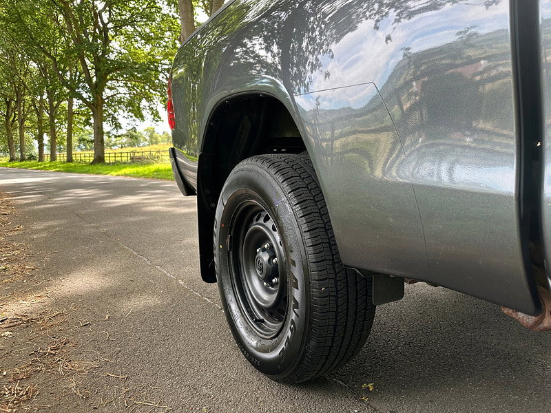 Toyota Hilux 2.4 D-4D Active Extra Pickup Extended Cab 4dr Diesel Manual 4WD Euro 6 (s/s) (150 ps) 4dr Manual 2026