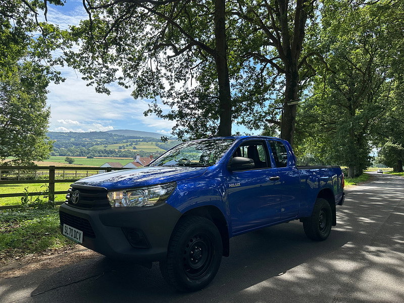 Toyota Hilux 2.4 D-4D Active Extra Pickup Extended Cab 4dr Diesel Manual 4WD Euro 6 (s/s) (150 ps) 4dr Manual 2026