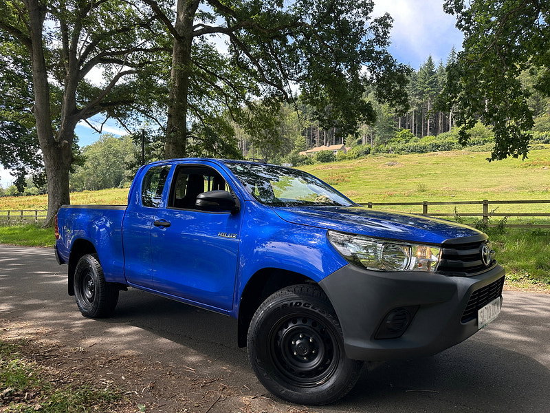 Toyota Hilux 2.4 D-4D Active Extra Pickup Extended Cab 4dr Diesel Manual 4WD Euro 6 (s/s) (150 ps) 4dr Manual 2026