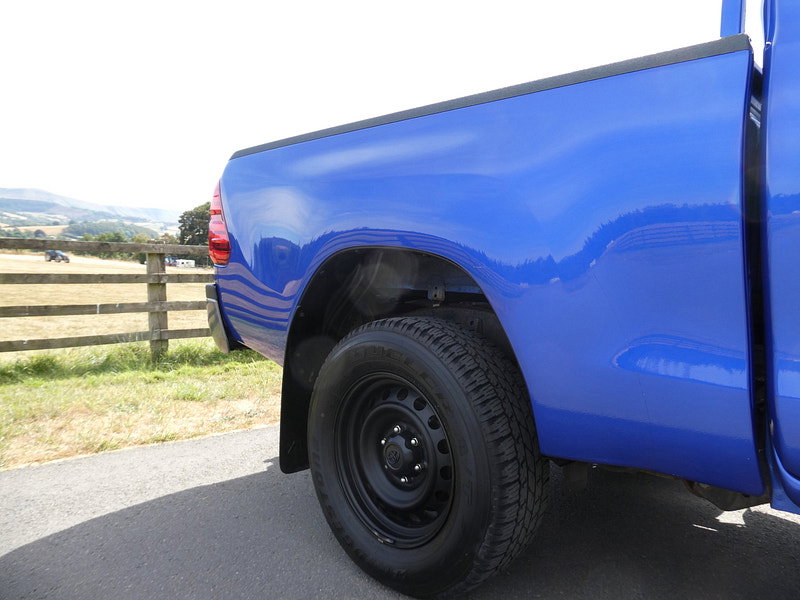 Toyota Hilux 2.4 D-4D Active Extra Pickup Extended Cab 4dr Diesel Manual 4WD Euro 6 (s/s) (150 ps) 4dr Manual 2026