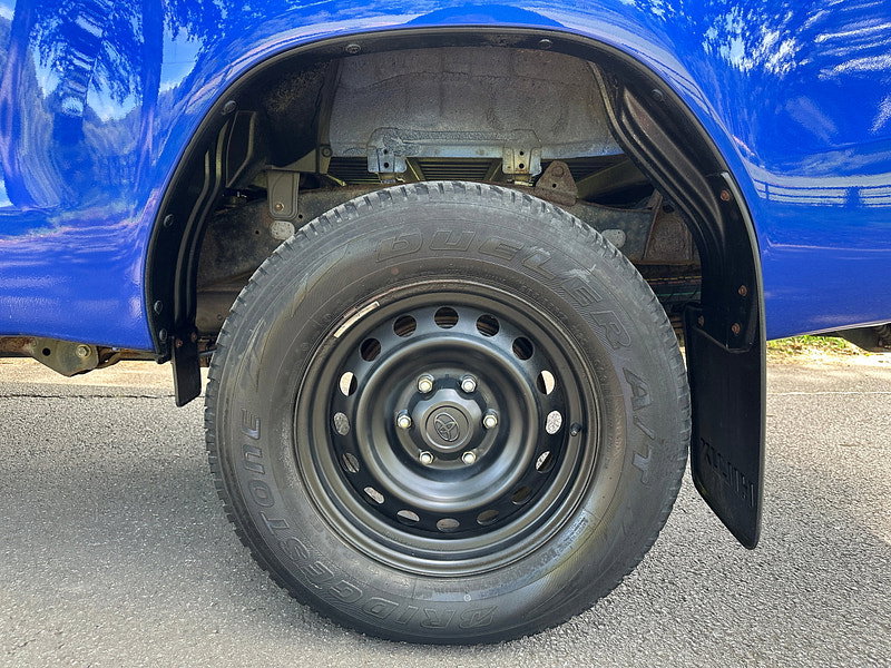 Toyota Hilux 2.4 D-4D Active Extra Pickup Extended Cab 4dr Diesel Manual 4WD Euro 6 (s/s) (150 ps) 4dr Manual 2026