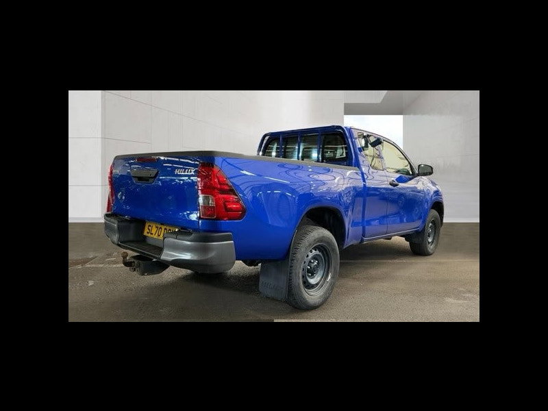 Toyota Hilux 2.4 D-4D Active Extra Pickup Extended Cab 4dr Diesel Manual 4WD Euro 6 (s/s) (150 ps) 4dr Manual 2026