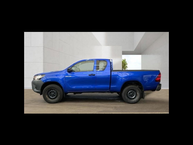 Toyota Hilux 2.4 D-4D Active Extra Pickup Extended Cab 4dr Diesel Manual 4WD Euro 6 (s/s) (150 ps) 4dr Manual 2026