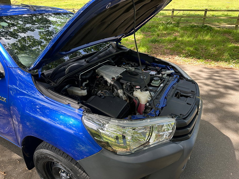 Toyota Hilux 2.4 D-4D Active Extra Pickup Extended Cab 4dr Diesel Manual 4WD Euro 6 (s/s) (150 ps) 4dr Manual 2026