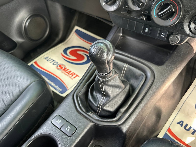 Toyota Hilux 2.4 D-4D Active Extra Pickup Extended Cab 4dr Diesel Manual 4WD Euro 6 (s/s) (150 ps) 4dr Manual 2026