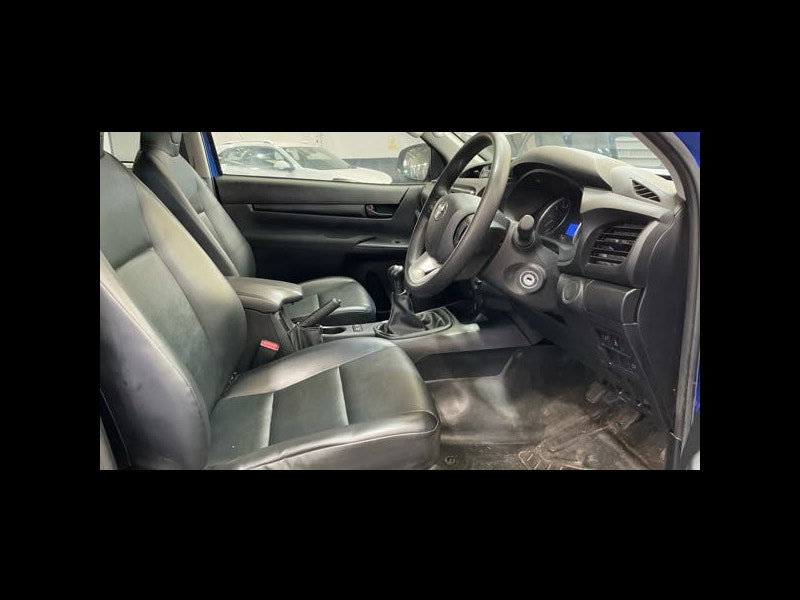 Toyota Hilux 2.4 D-4D Active Extra Pickup Extended Cab 4dr Diesel Manual 4WD Euro 6 (s/s) (150 ps) 4dr Manual 2026