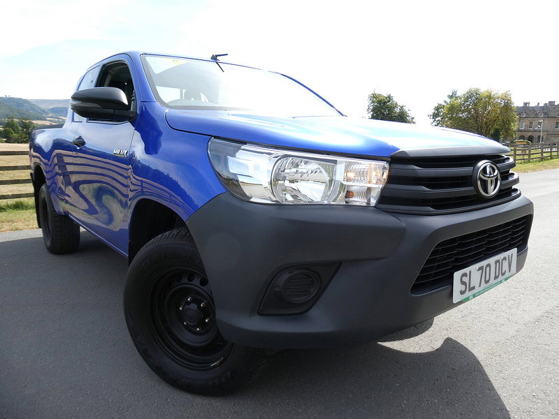 Toyota Hilux 2.4 D-4D Active Extra Pickup Extended Cab 4dr Diesel Manual 4WD Euro 6 (s/s) (150 ps) 4dr Manual 2026