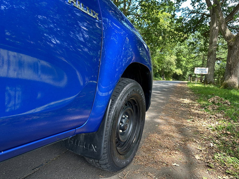 Toyota Hilux 2.4 D-4D Active Extra Pickup Extended Cab 4dr Diesel Manual 4WD Euro 6 (s/s) (150 ps) 4dr Manual 2026