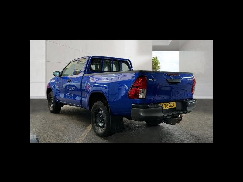 Toyota Hilux 2.4 D-4D Active Extra Pickup Extended Cab 4dr Diesel Manual 4WD Euro 6 (s/s) (150 ps) 4dr Manual 2026