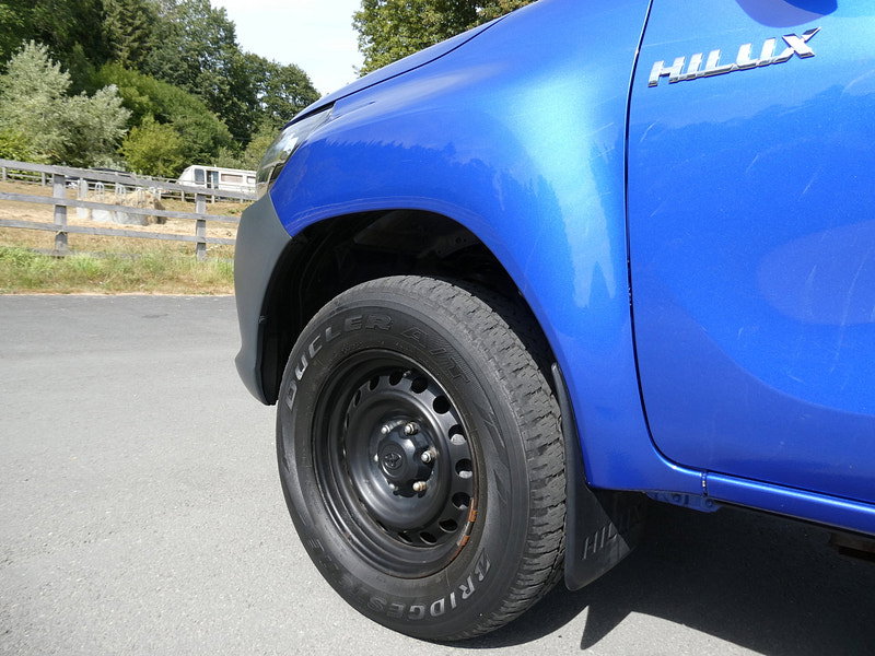 Toyota Hilux 2.4 D-4D Active Extra Pickup Extended Cab 4dr Diesel Manual 4WD Euro 6 (s/s) (150 ps) 4dr Manual 2026