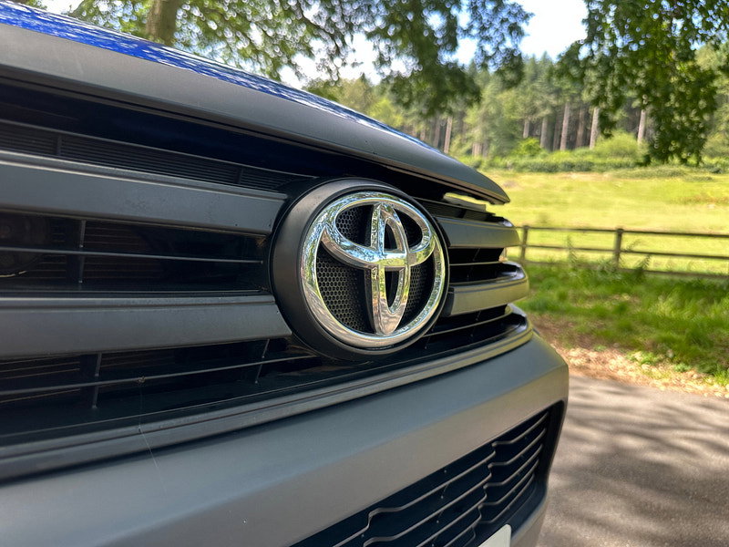 Toyota Hilux 2.4 D-4D Active Extra Pickup Extended Cab 4dr Diesel Manual 4WD Euro 6 (s/s) (150 ps) 4dr Manual 2026