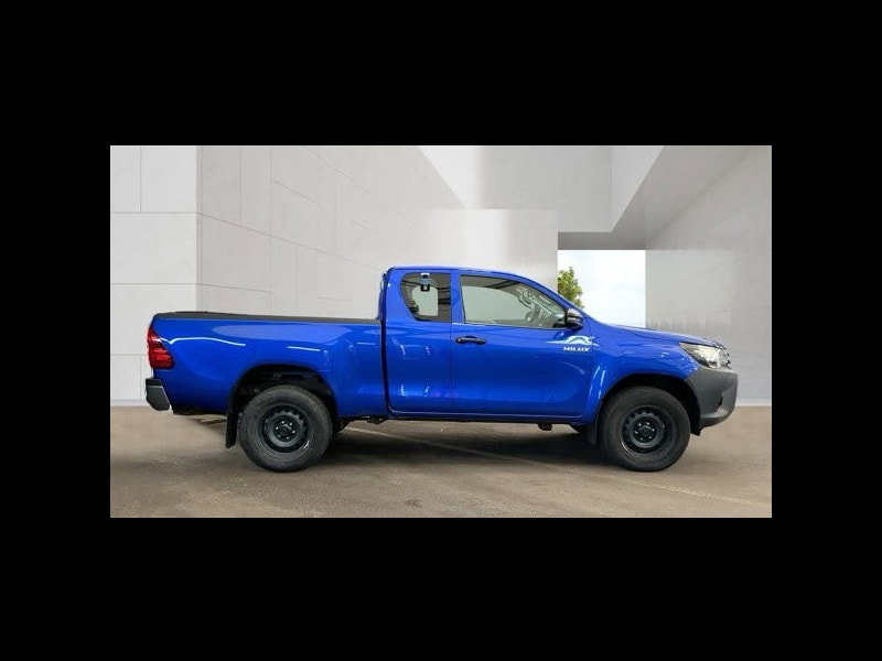 Toyota Hilux 2.4 D-4D Active Extra Pickup Extended Cab 4dr Diesel Manual 4WD Euro 6 (s/s) (150 ps) 4dr Manual 2026