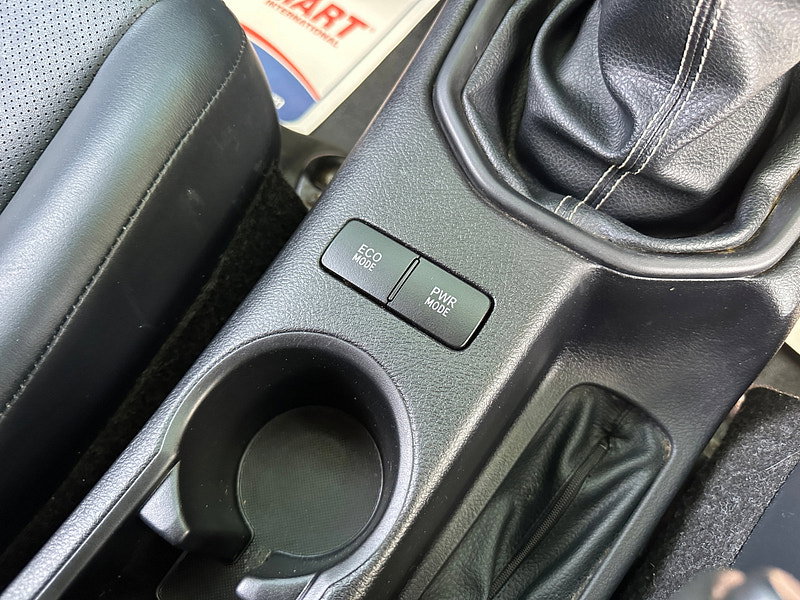 Toyota Hilux 2.4 D-4D Active Extra Pickup Extended Cab 4dr Diesel Manual 4WD Euro 6 (s/s) (150 ps) 4dr Manual 2026
