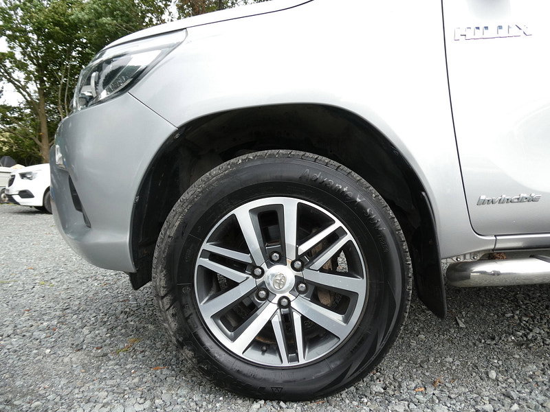 Toyota Hilux 2.4 D-4D Invincible Pickup Double Cab 4dr Diesel Auto 4WD Euro 6 (TSS, 3.5t) (150 ps) 4dr Automatic 2026