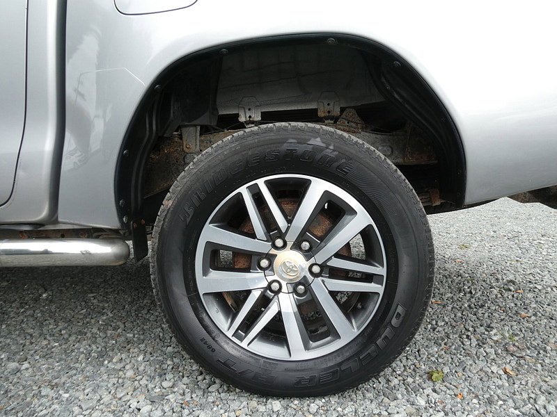 Toyota Hilux 2.4 D-4D Invincible Pickup Double Cab 4dr Diesel Auto 4WD Euro 6 (TSS, 3.5t) (150 ps) 4dr Automatic 2026