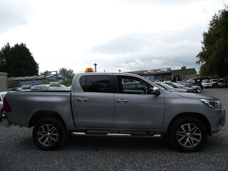 Toyota Hilux 2.4 D-4D Invincible Pickup Double Cab 4dr Diesel Auto 4WD Euro 6 (TSS, 3.5t) (150 ps) 4dr Automatic 2026