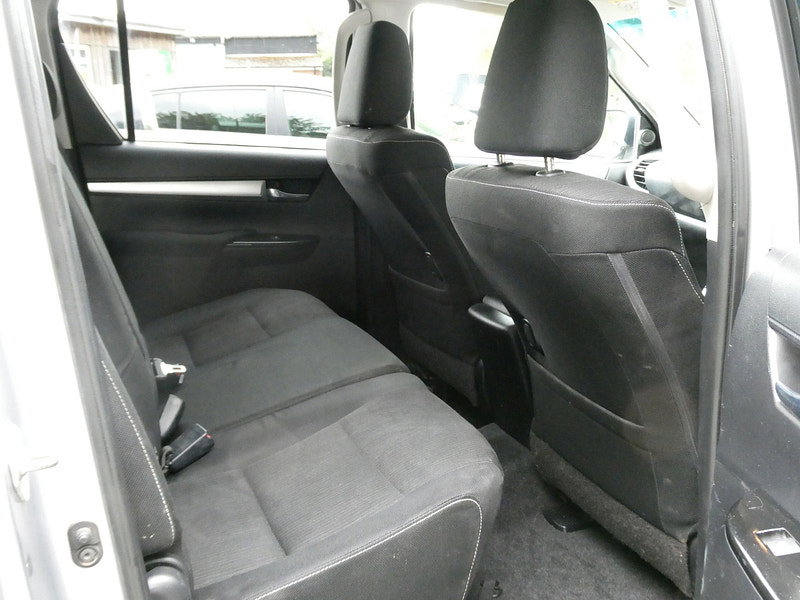 Toyota Hilux 2.4 D-4D Invincible Pickup Double Cab 4dr Diesel Auto 4WD Euro 6 (TSS, 3.5t) (150 ps) 4dr Automatic 2026