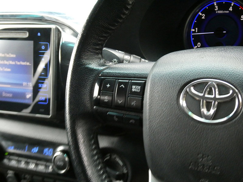 Toyota Hilux 2.4 D-4D Invincible Pickup Double Cab 4dr Diesel Auto 4WD Euro 6 (TSS, 3.5t) (150 ps) 4dr Automatic 2026