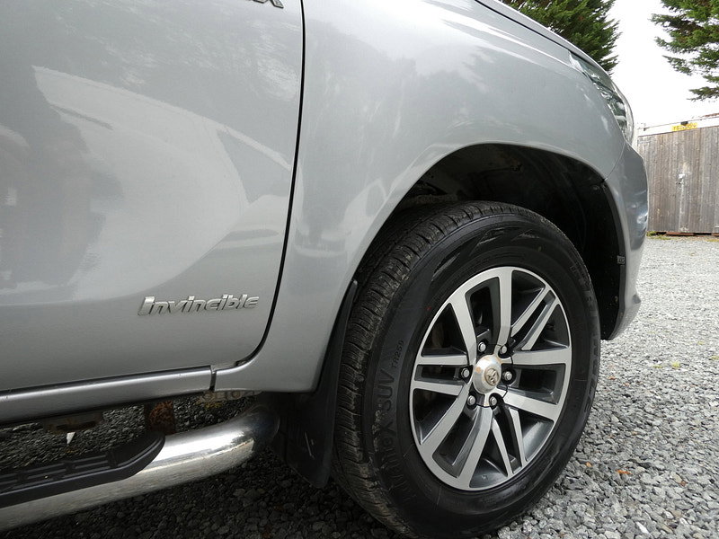 Toyota Hilux 2.4 D-4D Invincible Pickup Double Cab 4dr Diesel Auto 4WD Euro 6 (TSS, 3.5t) (150 ps) 4dr Automatic 2026