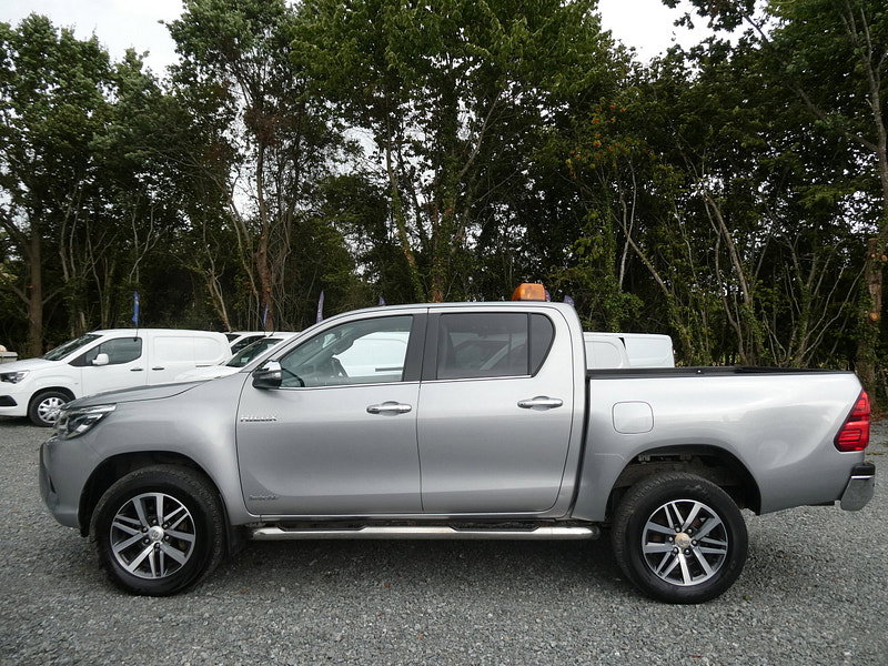 Toyota Hilux 2.4 D-4D Invincible Pickup Double Cab 4dr Diesel Auto 4WD Euro 6 (TSS, 3.5t) (150 ps) 4dr Automatic 2026