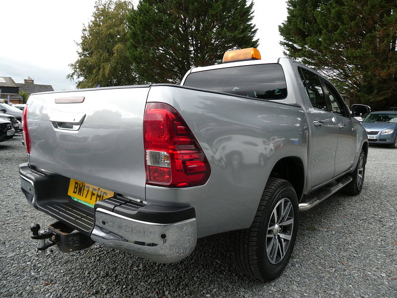Toyota Hilux 2.4 D-4D Invincible Pickup Double Cab 4dr Diesel Auto 4WD Euro 6 (TSS, 3.5t) (150 ps) 4dr Automatic 2026