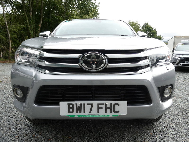 Toyota Hilux 2.4 D-4D Invincible Pickup Double Cab 4dr Diesel Auto 4WD Euro 6 (TSS, 3.5t) (150 ps) 4dr Automatic 2026