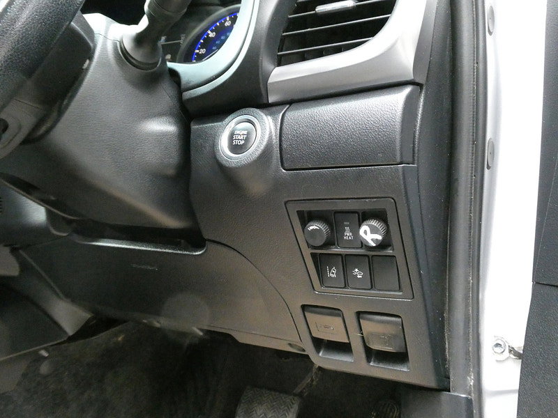 Toyota Hilux 2.4 D-4D Invincible Pickup Double Cab 4dr Diesel Auto 4WD Euro 6 (TSS, 3.5t) (150 ps) 4dr Automatic 2026