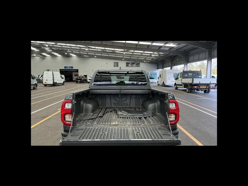 Toyota Hilux 2.8 D-4D Invincible X Pickup Double Cab 4dr Diesel Auto 4WD Euro 6 (s/s) (204 ps) 4dr Automatic 2026