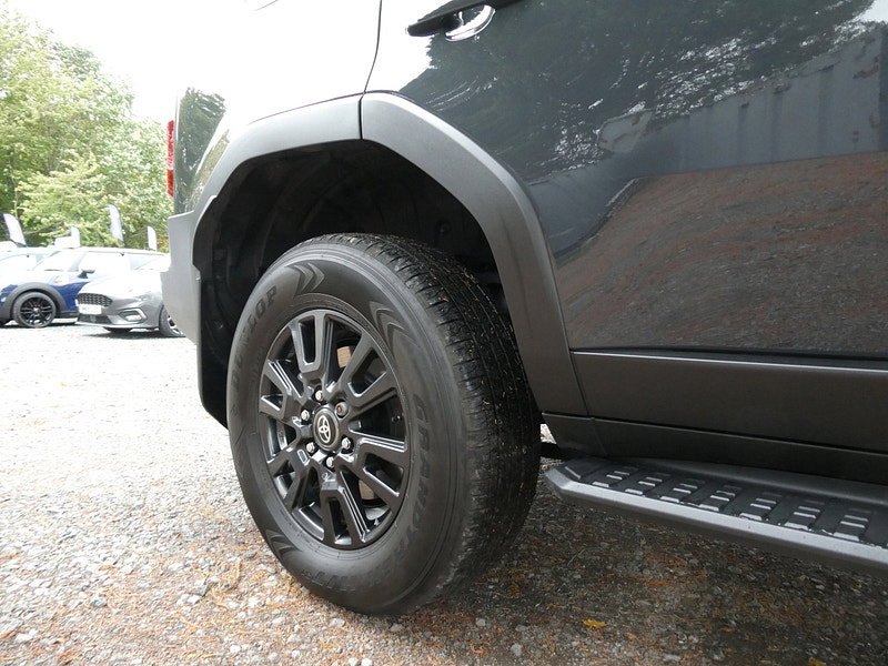 Toyota Land Cruiser 2.8D MHEV Panel Van 5dr Diesel Hybrid Auto 4WD LWB Euro 6 (s/s) (205 ps) 5dr Automatic 2026