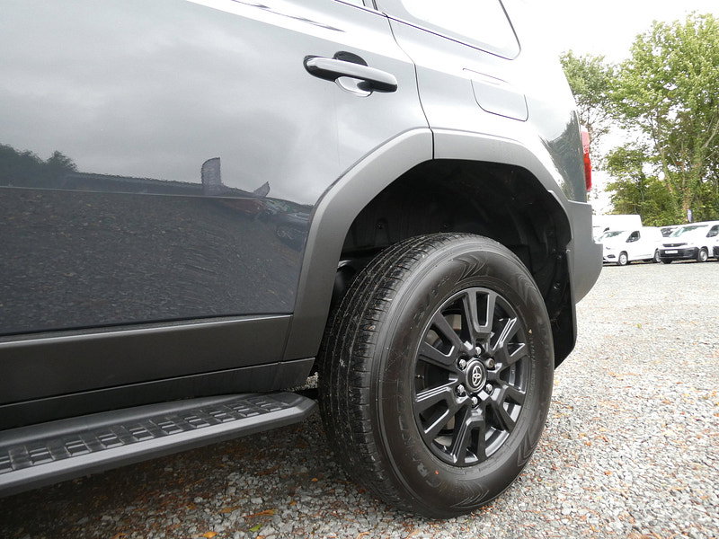 Toyota Land Cruiser 2.8D MHEV Panel Van 5dr Diesel Hybrid Auto 4WD LWB Euro 6 (s/s) (205 ps) 5dr Automatic 2026