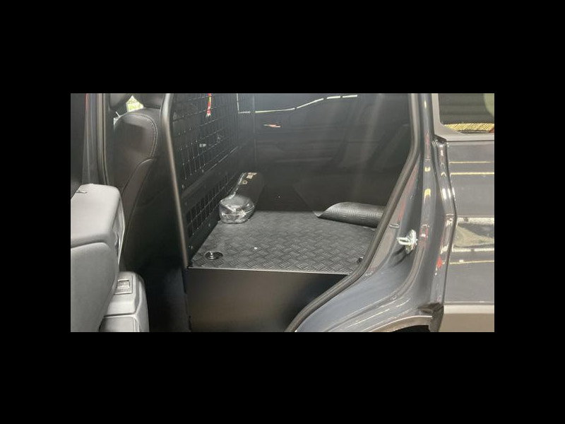 Toyota Land Cruiser 2.8D MHEV Panel Van 5dr Diesel Hybrid Auto 4WD LWB Euro 6 (s/s) (205 ps) 5dr Automatic 2026