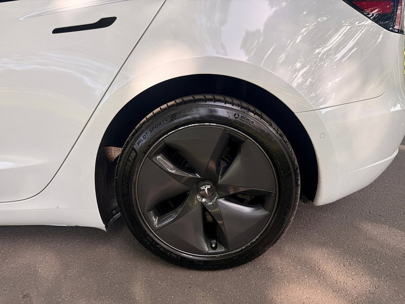 Tesla Model 3 Standard Range Plus Saloon 4dr Electric Auto RWD (241 bhp) 4dr Automatic 2026