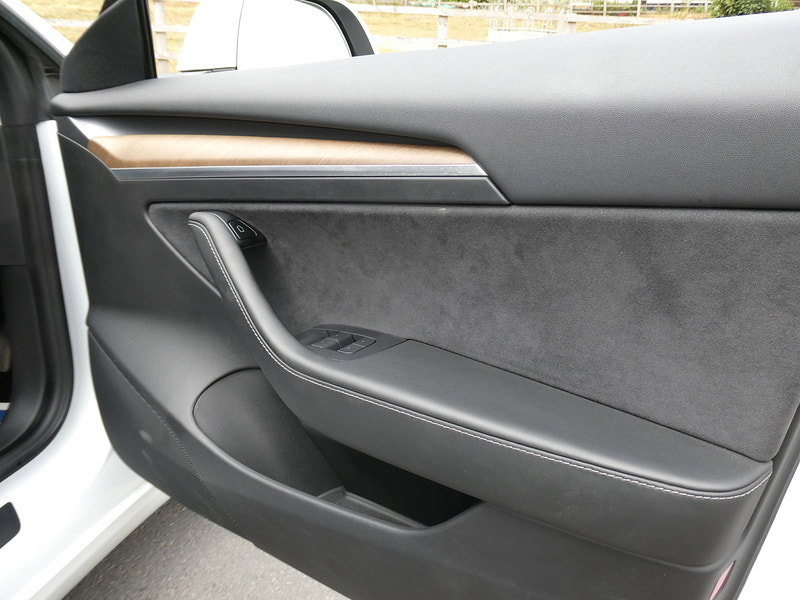 Tesla Model 3 Standard Range Plus Saloon 4dr Electric Auto RWD (241 bhp) 4dr Automatic 2026