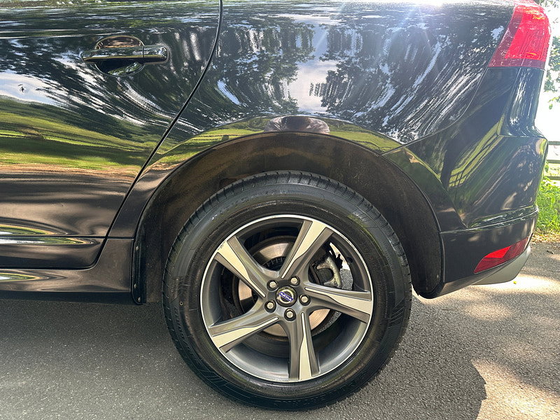 Volvo XC60 2.4 D5 R-Design Nav SUV 5dr Diesel Geartronic AWD Euro 5 (215 ps) 5dr Automatic 2026