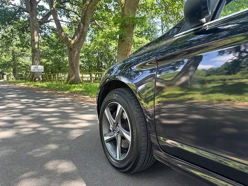 Volvo XC60 2.4 D5 R-Design Nav SUV 5dr Diesel Geartronic AWD Euro 5 (215 ps) 5dr Automatic 2026