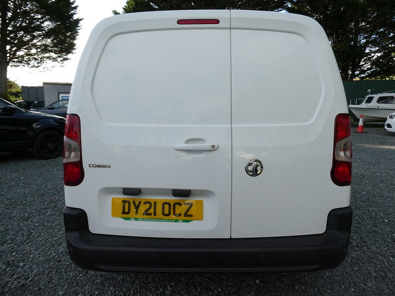 Vauxhall Combo 1.5 Turbo D 2300 Edition Panel Van 4dr Diesel Auto L2 H1 Euro 6 (s/s) (130 ps) 4dr Automatic 2026
