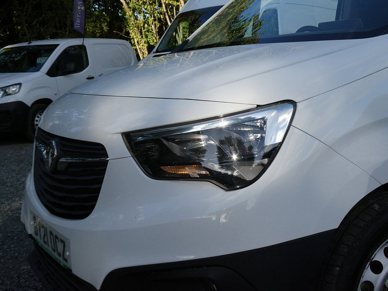 Vauxhall Combo 1.5 Turbo D 2300 Edition Panel Van 4dr Diesel Auto L2 H1 Euro 6 (s/s) (130 ps) 4dr Automatic 2026