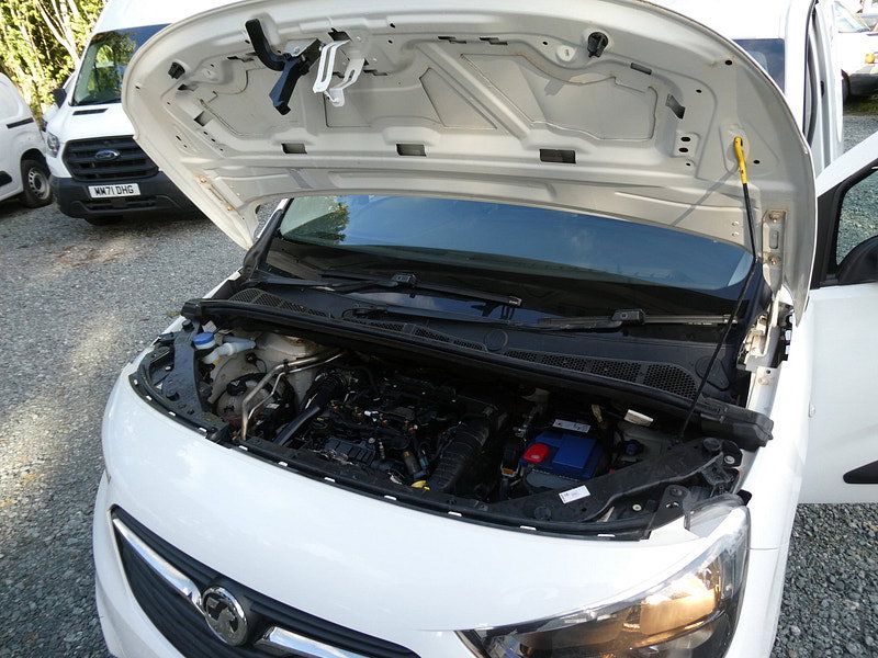 Vauxhall Combo 1.5 Turbo D 2300 Edition Panel Van 4dr Diesel Auto L2 H1 Euro 6 (s/s) (130 ps) 4dr Automatic 2026