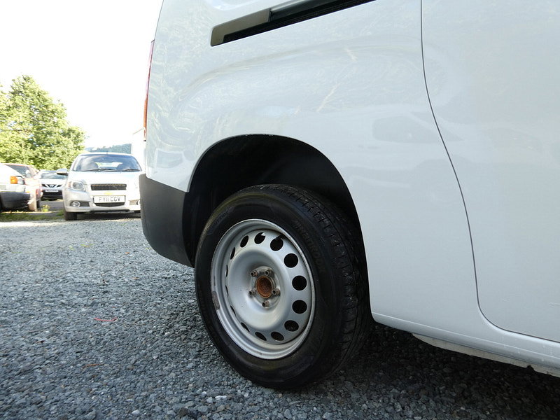 Vauxhall Combo 1.5 Turbo D 2300 Edition Panel Van 4dr Diesel Auto L2 H1 Euro 6 (s/s) (130 ps) 4dr Automatic 2026