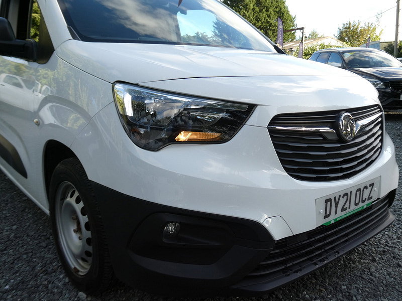 Vauxhall Combo 1.5 Turbo D 2300 Edition Panel Van 4dr Diesel Auto L2 H1 Euro 6 (s/s) (130 ps) 4dr Automatic 2026
