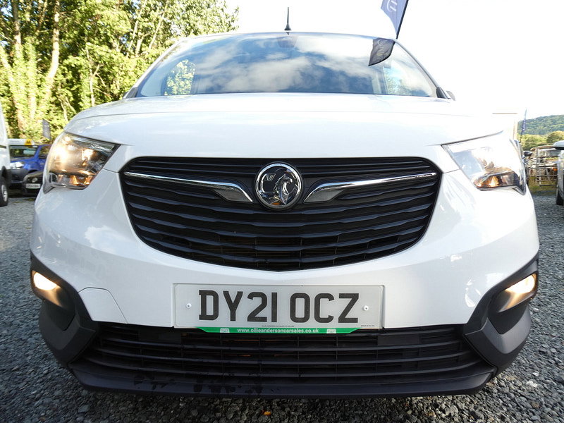Vauxhall Combo 1.5 Turbo D 2300 Edition Panel Van 4dr Diesel Auto L2 H1 Euro 6 (s/s) (130 ps) 4dr Automatic 2026