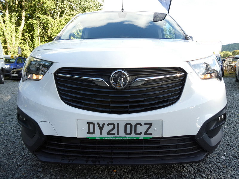 Vauxhall Combo 1.5 Turbo D 2300 Edition Panel Van 4dr Diesel Auto L2 H1 Euro 6 (s/s) (130 ps) 4dr Automatic 2026