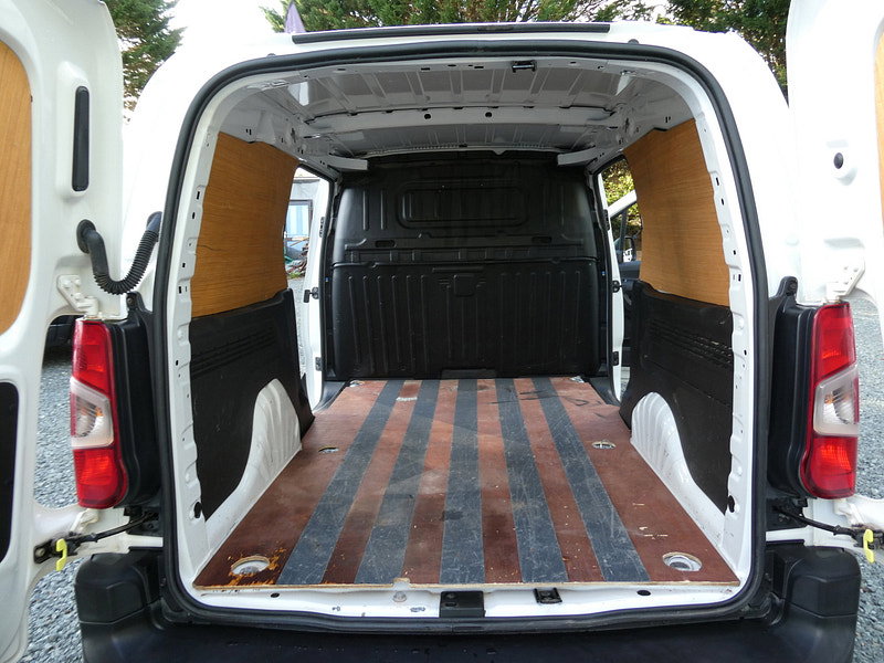Vauxhall Combo 1.5 Turbo D 2300 Edition Panel Van 4dr Diesel Auto L2 H1 Euro 6 (s/s) (130 ps) 4dr Automatic 2026