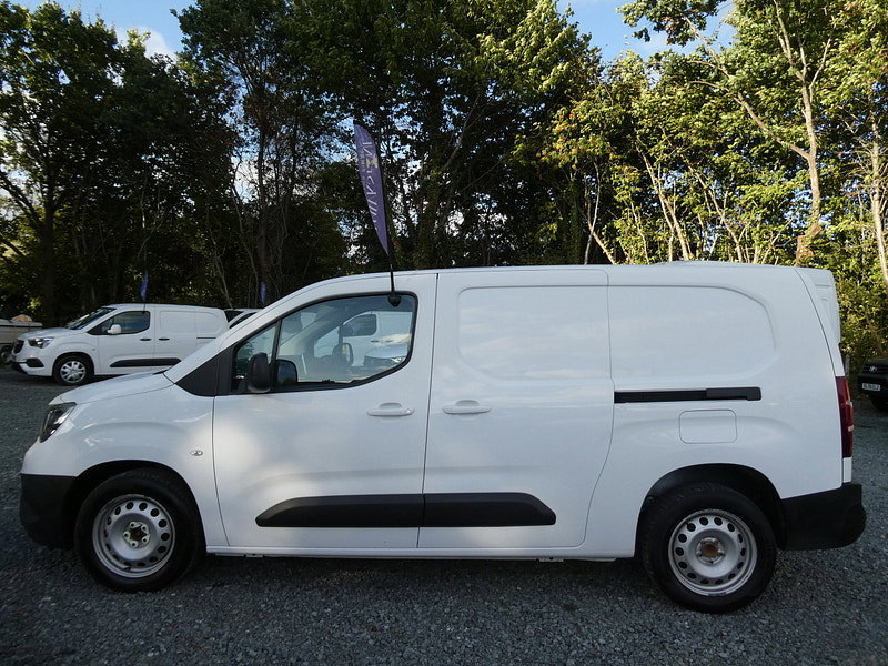 Vauxhall Combo 1.5 Turbo D 2300 Edition Panel Van 4dr Diesel Auto L2 H1 Euro 6 (s/s) (130 ps) 4dr Automatic 2026