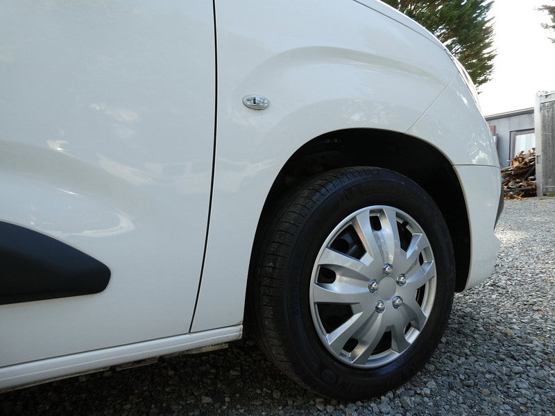 Vauxhall Combo 1.5 Turbo D 2300 Sportive Panel Van 4dr Diesel Manual L1 H1 Euro 6 (100 ps) 4dr Manual 2026