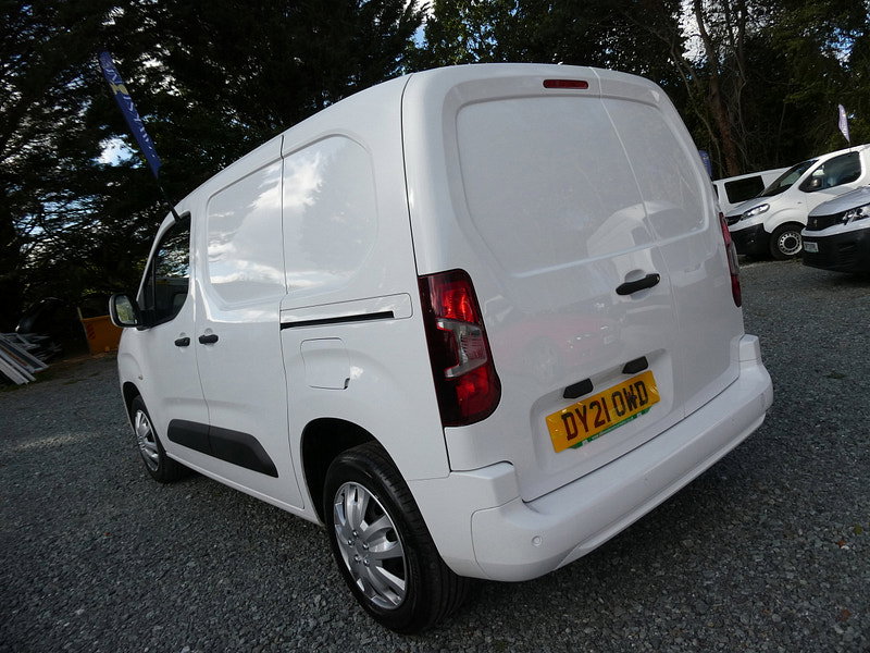 Vauxhall Combo 1.5 Turbo D 2300 Sportive Panel Van 4dr Diesel Manual L1 H1 Euro 6 (100 ps) 4dr Manual 2026