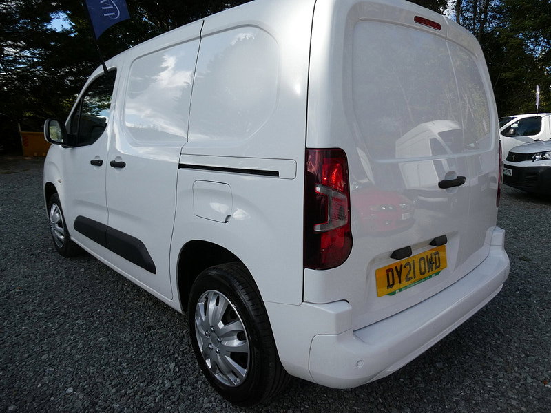Vauxhall Combo 1.5 Turbo D 2300 Sportive Panel Van 4dr Diesel Manual L1 H1 Euro 6 (100 ps) 4dr Manual 2026