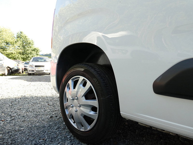 Vauxhall Combo 1.5 Turbo D 2300 Sportive Panel Van 4dr Diesel Manual L1 H1 Euro 6 (100 ps) 4dr Manual 2026