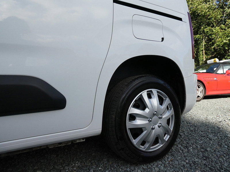 Vauxhall Combo 1.5 Turbo D 2300 Sportive Panel Van 4dr Diesel Manual L1 H1 Euro 6 (100 ps) 4dr Manual 2026